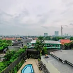 Nice And Comfort 2Br Metropark Condominium Apartment By Travelio